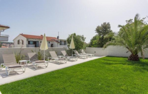 Ferienwohnung in Pjescana Uvala mit Garten, Grill